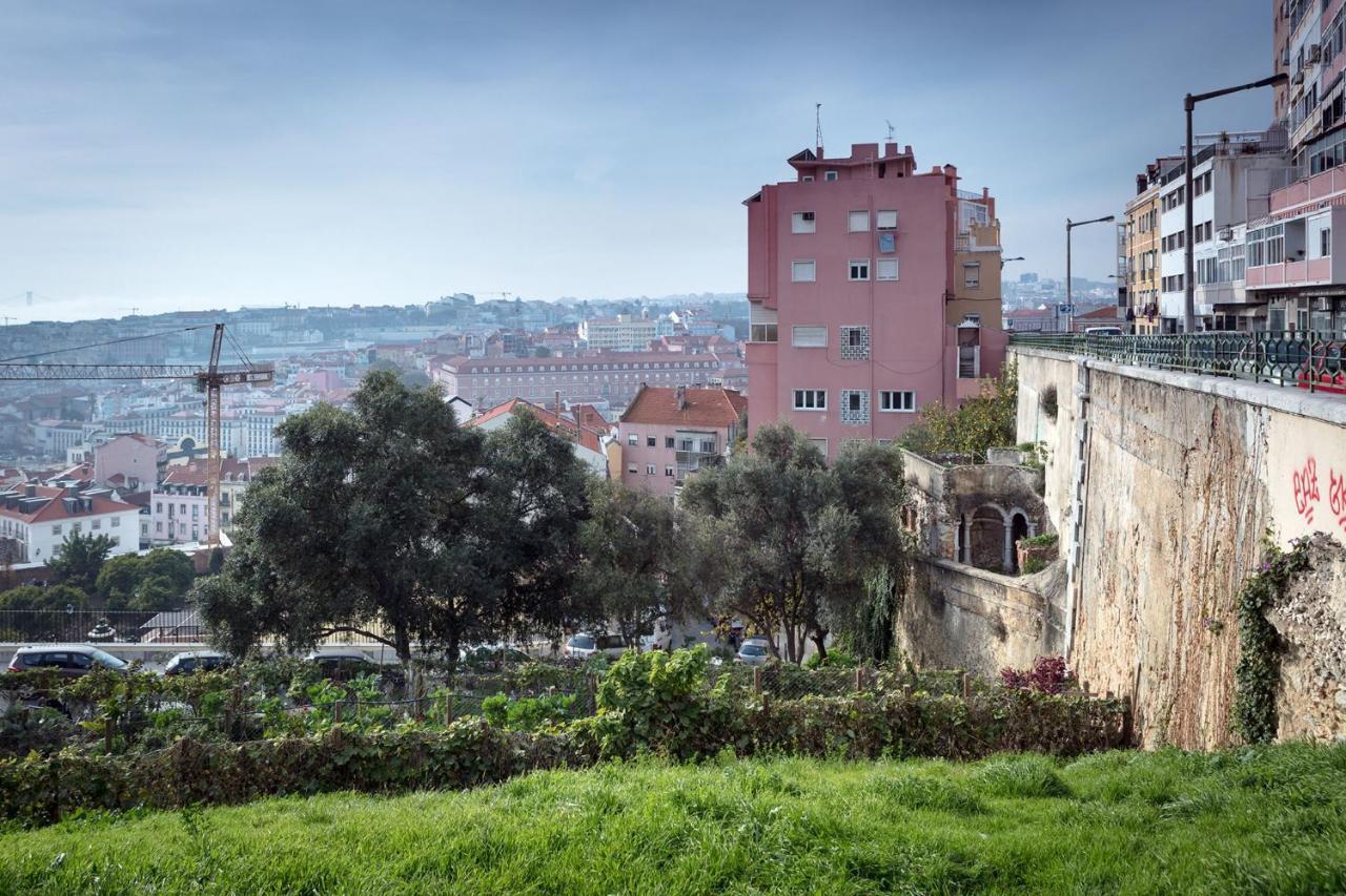 Lovelystay - Sunny Flat W/ Balcony Overseeing Graca And River Lisboa Extérieur photo